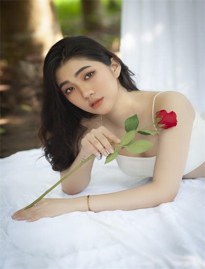 被俩个黑人前后破苞的女人_观看在线人视频_爱情进化论电影
